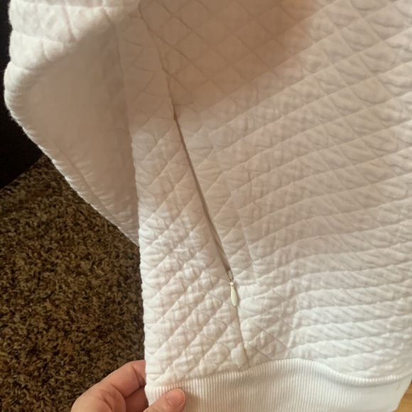 Banana Republic_quilted sweatshirt - Picture 3 of 4